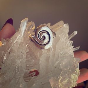 Rare/Retired James Avery Circle Swirl Ring